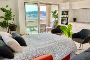 SPLENDIDE 92 m avec wifi-BALCON et VUE sur la MER