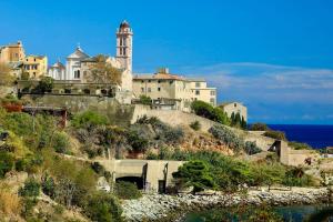 Splendide appartement dominant Vieux port Bastia
