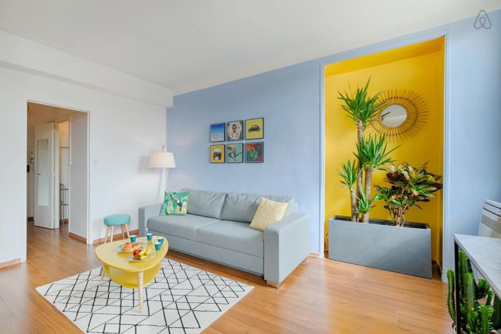 Splendide appartement sur la Place aux Huiles - Air Rental 22 Place aux Huiles, 13001 Marseille