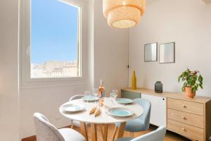 Splendide appartement sur la Place aux Huiles - Air Rental