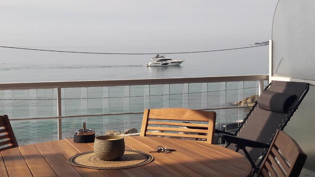Splendide studio front de mer 5 Promenade Reine Astrid, 06500 Menton