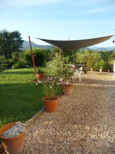 Appartement Splendide vue Pyrénées, Rez de jardin 2 chambres La maison d'en haut - Audinac les bains 95 impasse de l'école 09200 Montjoie-en-Couserans Midi-Pyrénées