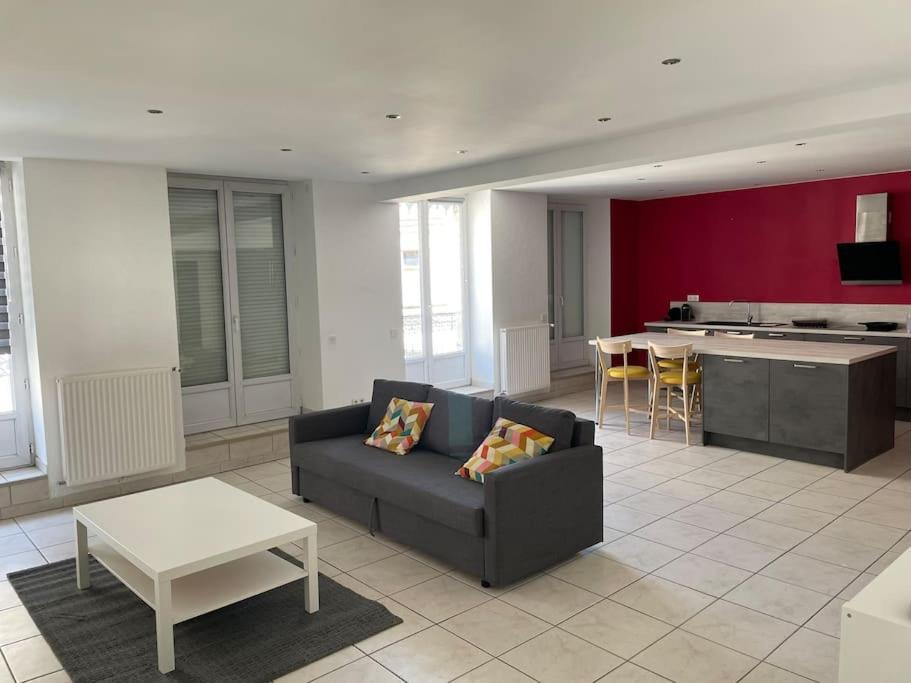 St-Étienne, appartement spacieux proche Centre ville 14 Rue Marengo, 42000 Saint-Étienne