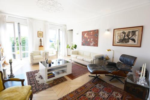 St Germain Luxury