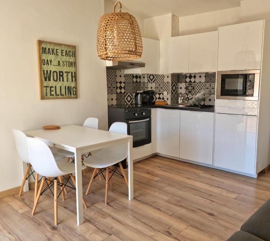 St RAPHAEL Studio 30m2 Climatise 3 personnes Pisci 83700 Saint-Raphaël