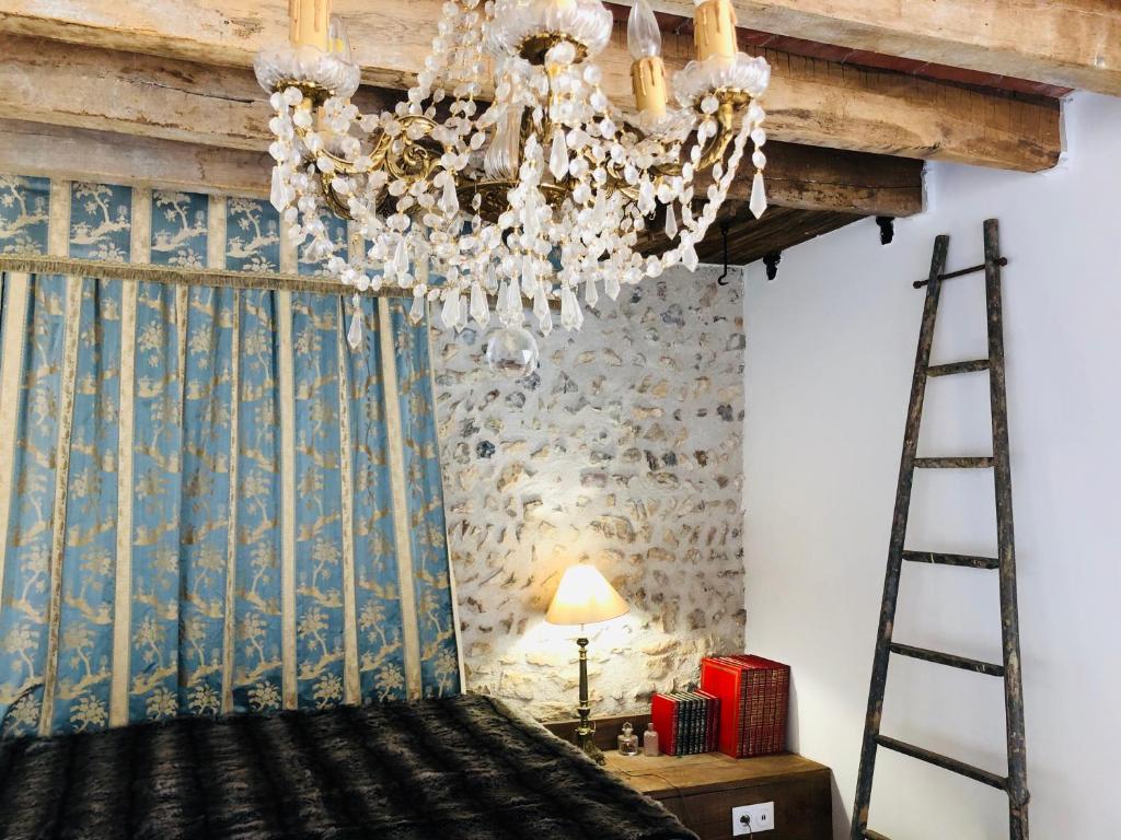 St Raphael Studio coin nuit 30m2 Climatise 3p vu