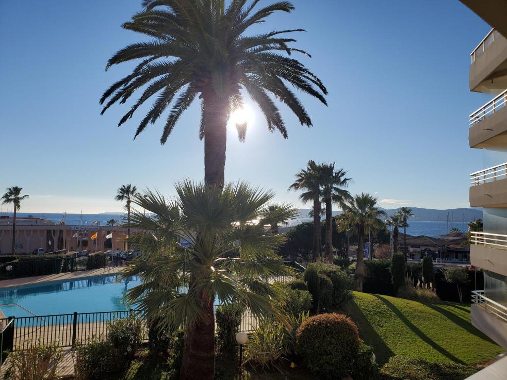 St Raphael Studio coin nuit 30m2 Climatise 3p vu Raymond POINCARE, 421, 83700 Saint-Raphaël