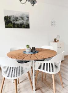 Stadt-Appartement über den Dächern von Annaberg