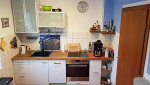 Stadtnahe Wohnung mit Garten und Parkplatz