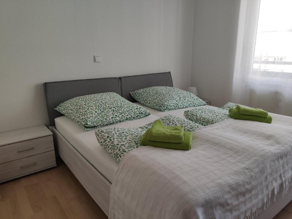 Appartement Stadtwohnung 2-Zimmer 3 Schlafplätze Maria-Scherer-Straße Eingang Hofseite 68309 Mannheim