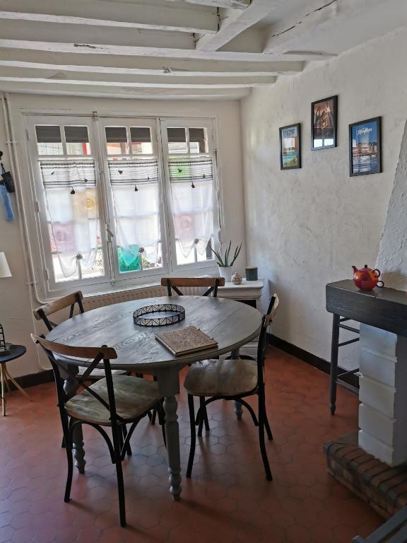 STANDING APARTMENT T2 near the train station and shops 37000 Tours