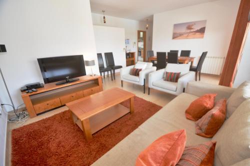 Star - 2 bedroom apartment with communal pool, close to the beach
