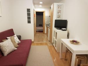 Stay in the heart of Alfama!