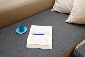 Stay like a local @ Almada cozy apartment