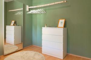 Stilvolles Apartment mit Balkon / Netflix + WIFI & zentrumsnah