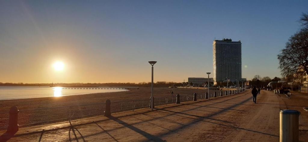 Strand-Süd-Apartment Panorama Lounge im 31 OG mit Ostsee-Trave-Priwall-Altstadt-Hafenblick Trelleborgallee 2, 23570 Travemünde