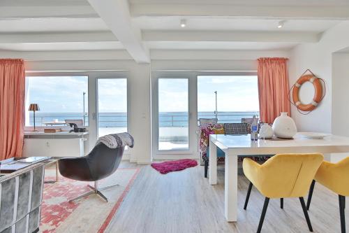 Strandallee 10 Penthouse Seaview