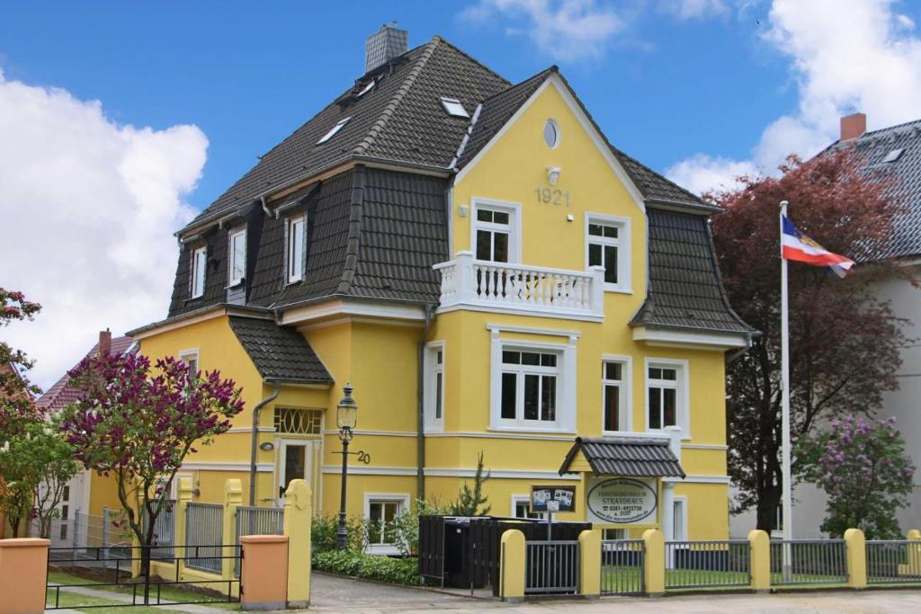 Appartement Strandhaus/Strandburg Parkstr. 20 18119 Warnemünde