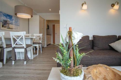 Strandhotel-Heiligenhafen-Wohnung-207-Kaeptn-s-cabin-Typ-III