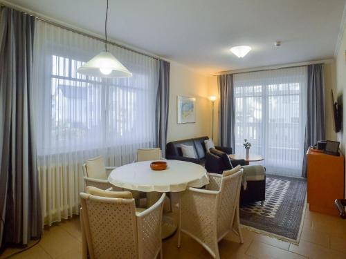 Strandvillen Binz - Appartement mit 1 Schlafzimmer und Balkon AH 562