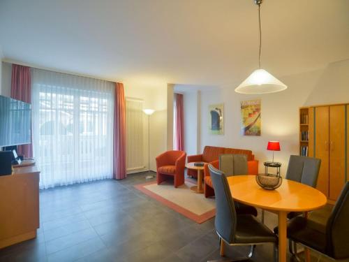 Strandvillen Binz - Appartement mit 1 Schlafzimmer und Balkon AH 623