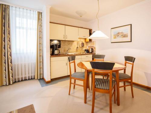 Strandvillen Binz - Appartement mit Meerblick, 1 Schlafzimmer und Balkon SV 752