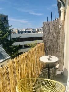Studette avec balcon - Colonel Fabien