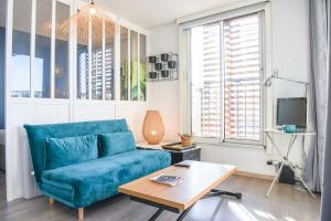 Studio 1 chambre avec terrasse et petite vue mer