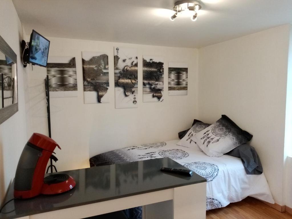 STUDIO 10 calme à Valadon Appartement 10 au 2ème étage 8 Rue de la Brasserie, 87000 Limoges