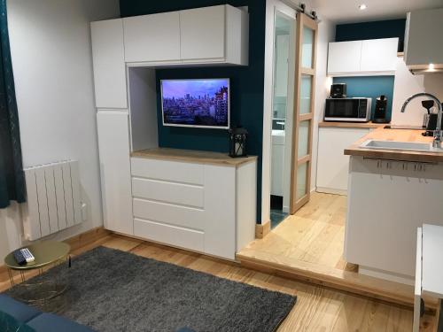 Studio 10