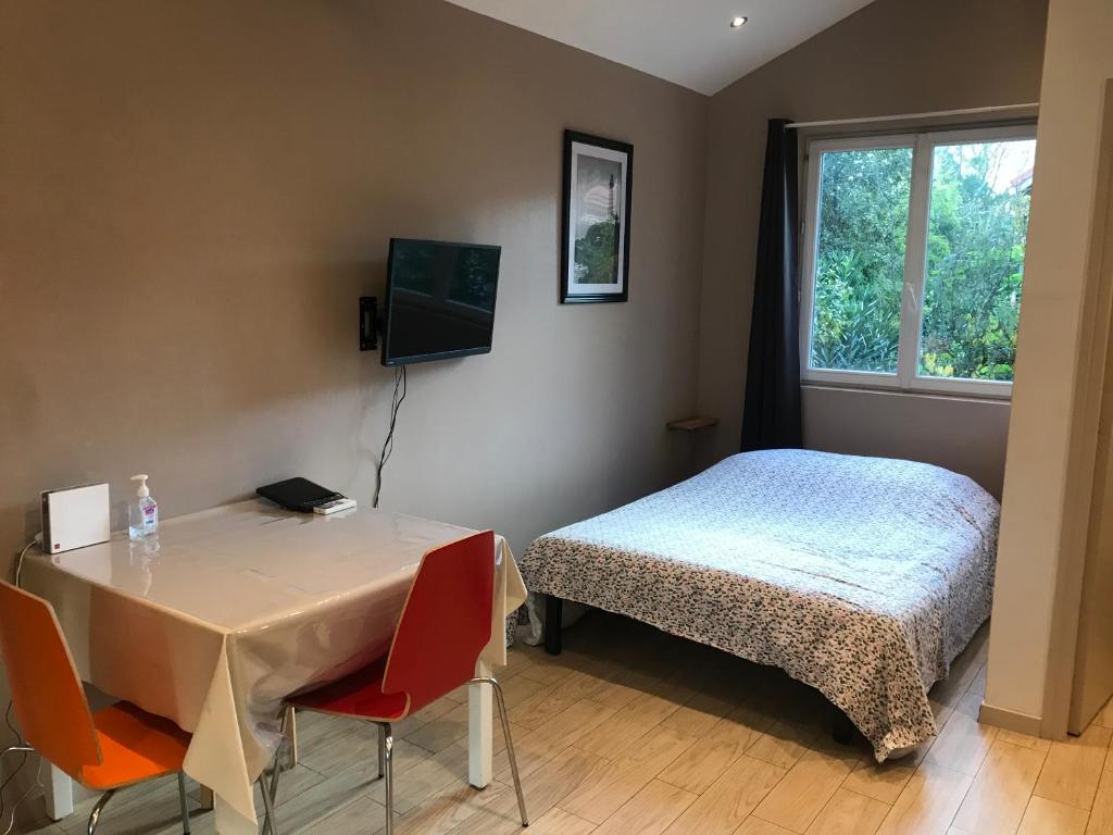 Studio 10 minutes centre easy parking climatisation 493 Chemin de Rigoumel, 83200 Toulon