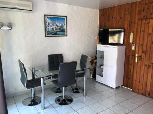 Studio 150m de la mer