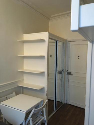 Appartement STUDIO 15ième 28 Rue des Favorites 75015 Paris Île-de-France