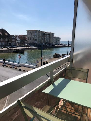 Studio 17m2 vue mer balcon Sud + garage privé