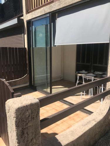 Studio 2 adultes 2 enfants Sanary sur Mer à 800m de la mer