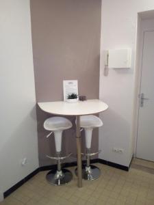 Studio 2 pers en vieille ville parking gratuit - by La Source d'OrFée