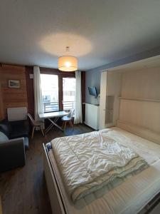 STUDIO 2 PERS PLEIN CENTRE VAL CLARET