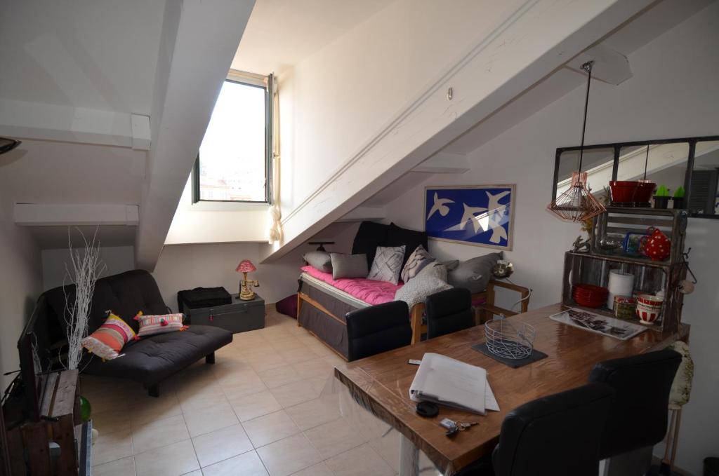 Appartement Studio 2 personnes Quartier du Port à Nice 12 Rue Fodéré 06100 Nice