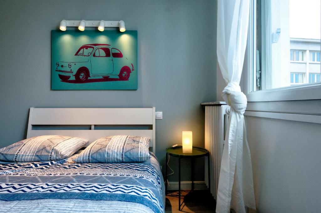 Studio 2 personnes vue marais salant parking et terrasse proche commodité 83400 Hyères