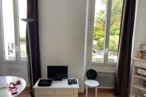 Studio 2 steps from the city center Beachs and the Palais LIVE IN CANNES
