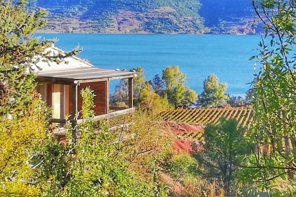 Appartement Studio 22 m2, terrasse vue lac, dans propriété face au Lac du Salagou route de la presqu'île 34800 Liausson