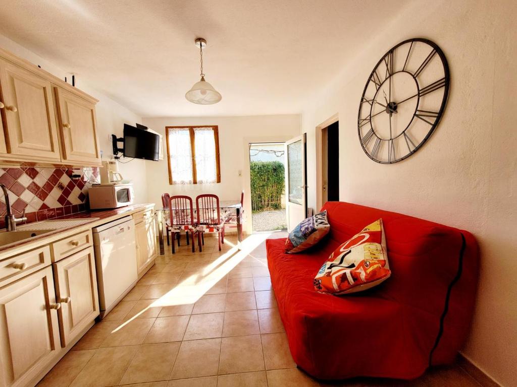 Studio 22 m2, terrasse vue montagne, dans propriété face au Lac du Salagou