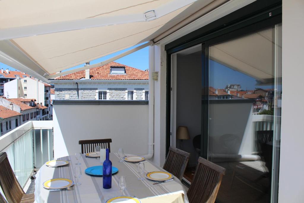 STUDIO 25m2 AVEC PARKING PRIVÉ - LYCÉE ROOSEVELT - ARENA - GARE