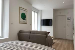 Appartement STUDIO 25m2 AVEC PARKING PRIVÉ - LYCÉE ROOSEVELT - ARENA - GARE 34 Rue Maucroix 51100 Reims Champagne-Ardenne