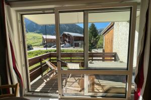 Studio 27 M With Terrace Near The SlopesLake