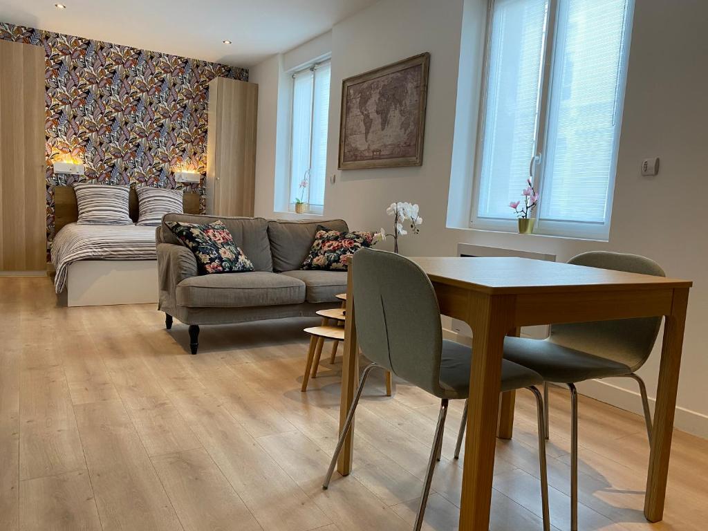 Appartement Studio 28m2 avec parking privé - Lycée Roosevelt - Arena - Gare 34 Rue Maucroix 51100 Reims