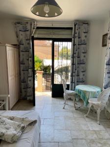 Appartement Studio 2p dans Villa BADINE 9 AVENUE DES OLIVIERS 06160 Juan-les-Pins Provence-Alpes-Côte d\'Azur