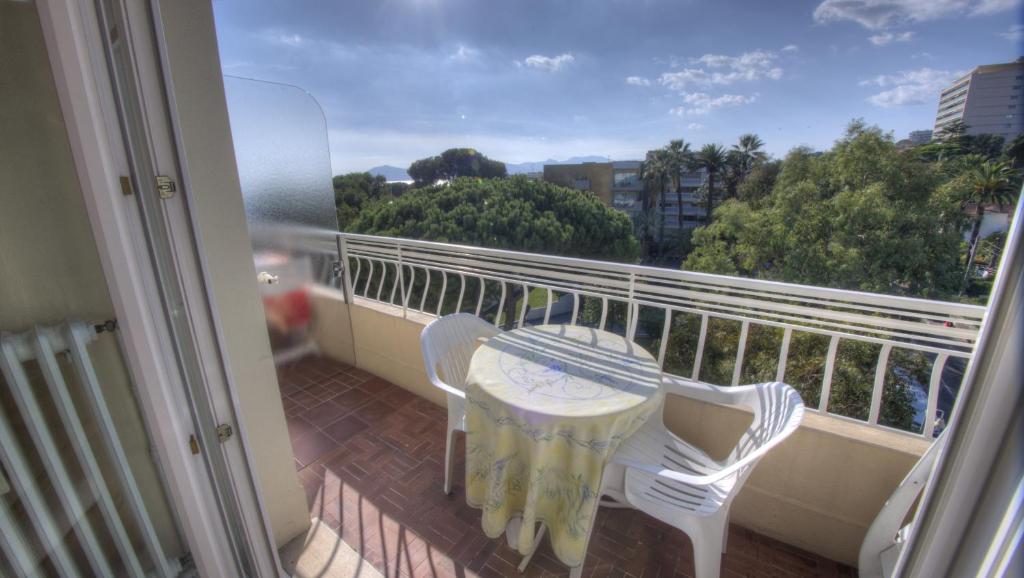 Appartement Studio 3 étoiles Vue mer 150m Plages Parking Clim WIFI 59 Avenue du Docteur Raymond Picaud 06400 Cannes