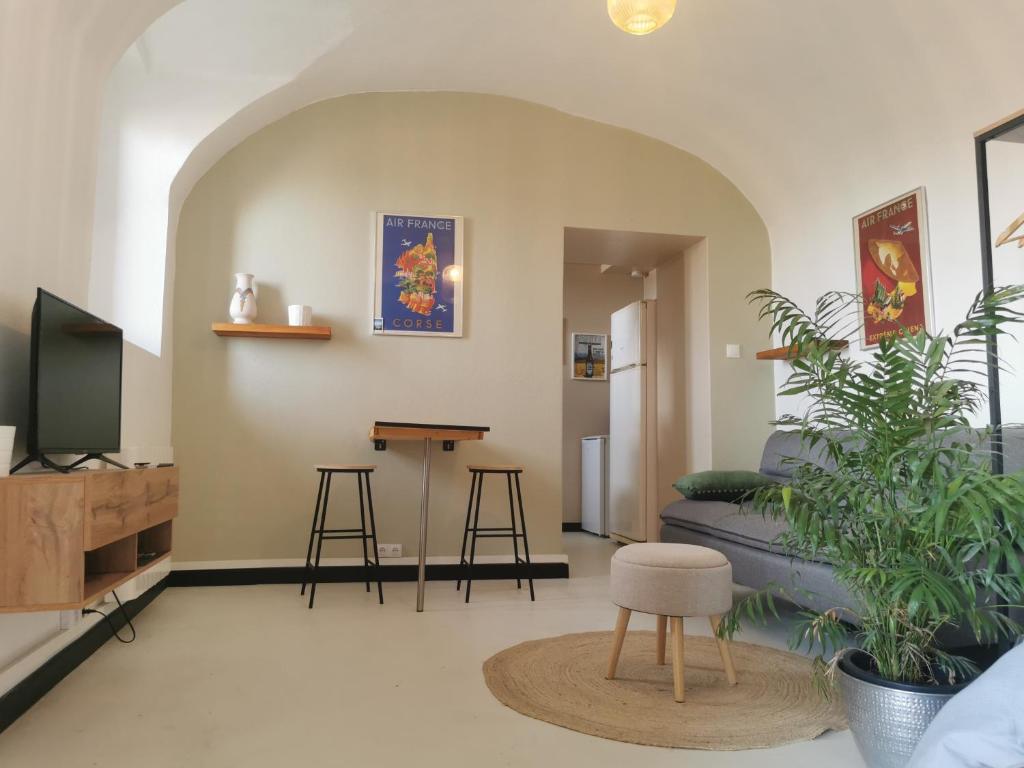 Appartement Studio 30m2, 7 mn de la plage, au cœur de Calcatoggio. A Caserna 20111 Calcatoggio