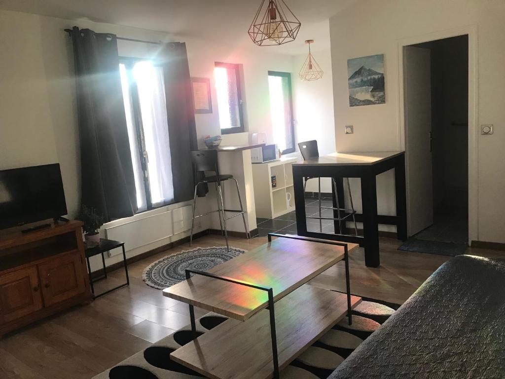 Appartement Studio 30m2 sympa à la limite de TOURS 66 Rue Ambroise Croizat 37700 Saint-Pierre-des-Corps